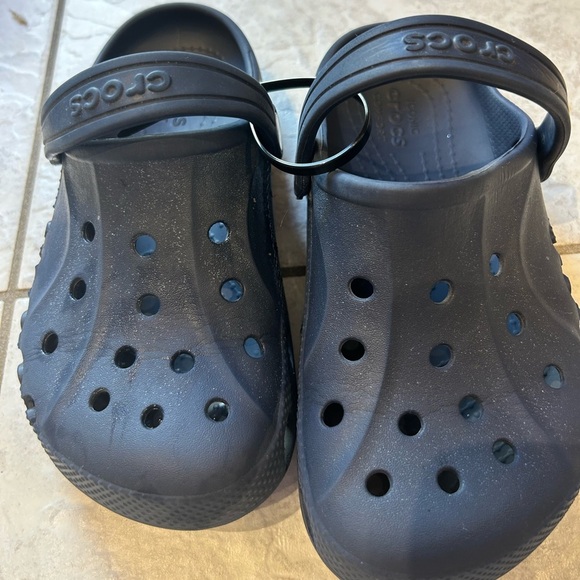 Navy Blue Crocs, Youth Sz 2 - Picture 4 of 5